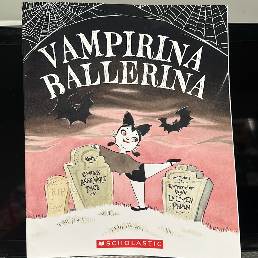 Vanpirina Ballerina book